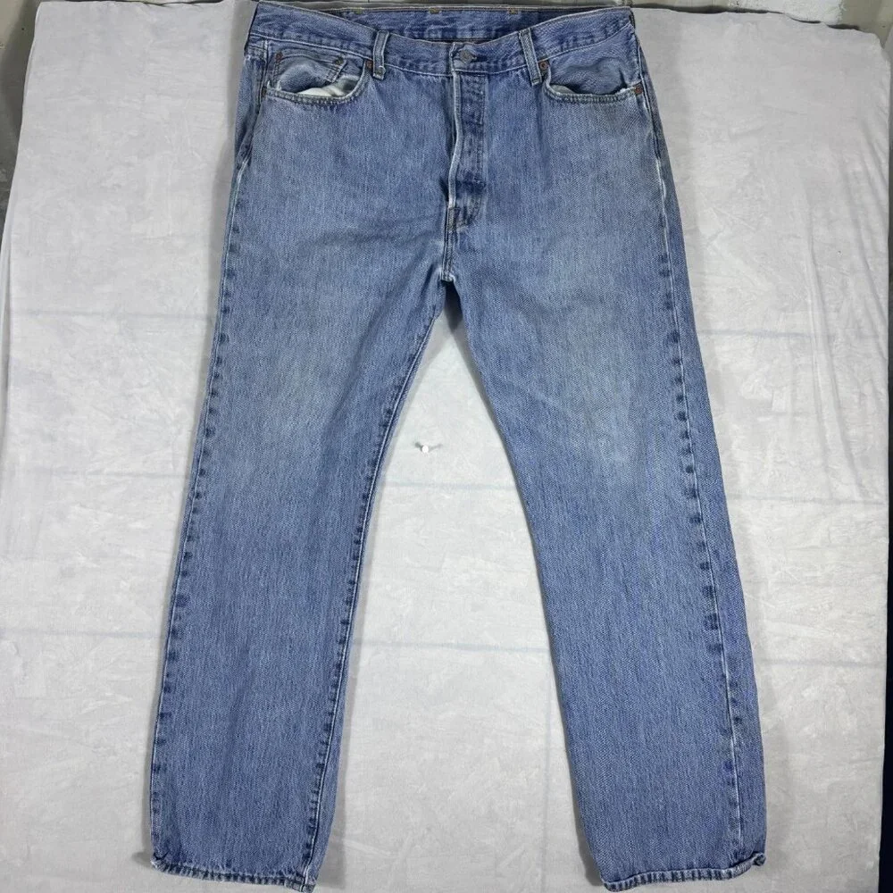 Levi's 501 Men's Straight Leg Jeans‎ Blue Denim Medium Wash 5-Pocket W38 L32